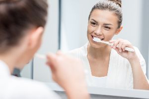 4 Healthy Oral Care Habits for Adults